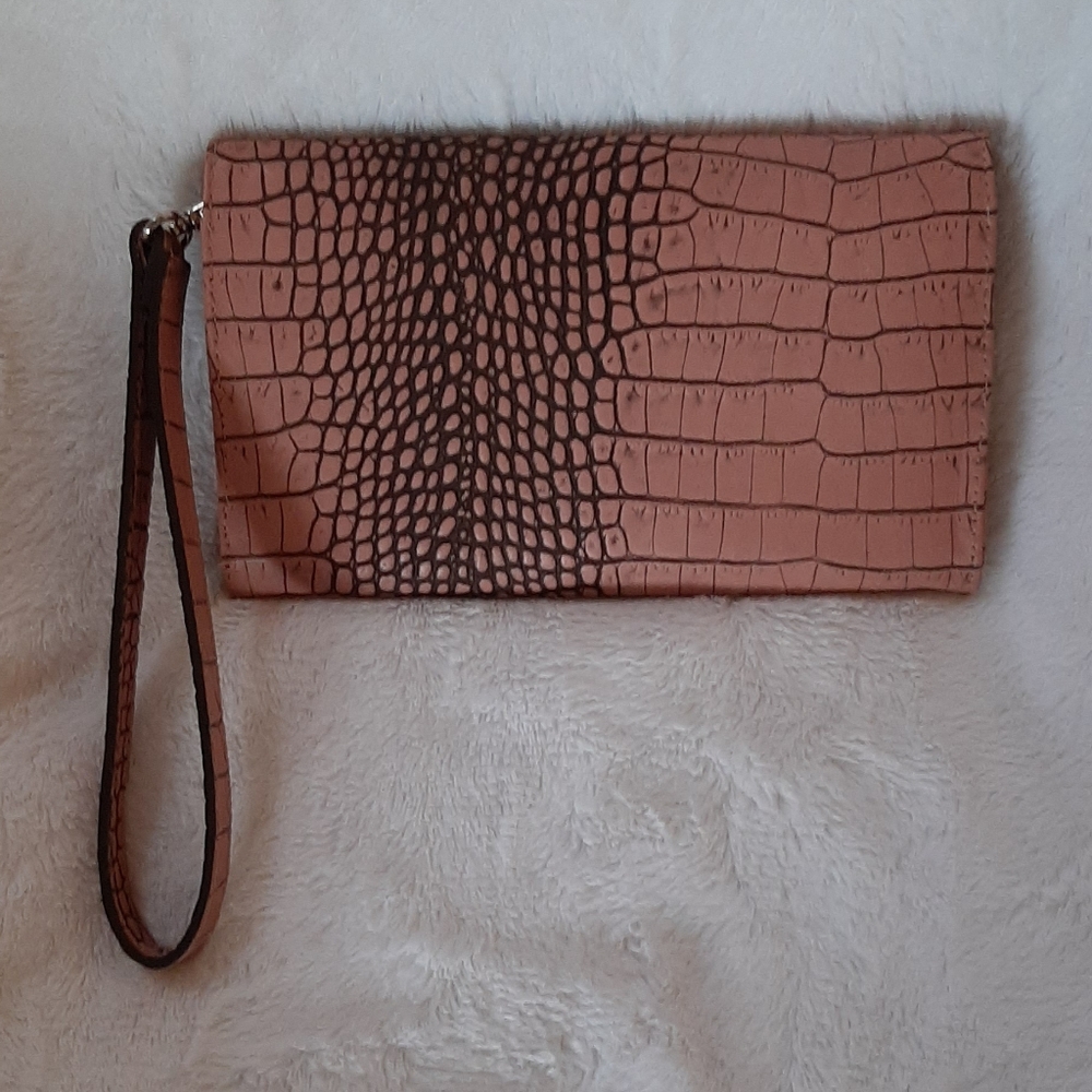 Freebird by Steven Lola Pink Crossbody/Wristlet. Retired style and color. NWT
